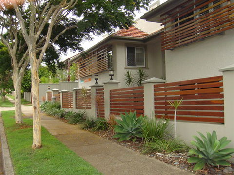 Brisbane Street Studios - Tourism Guide 2