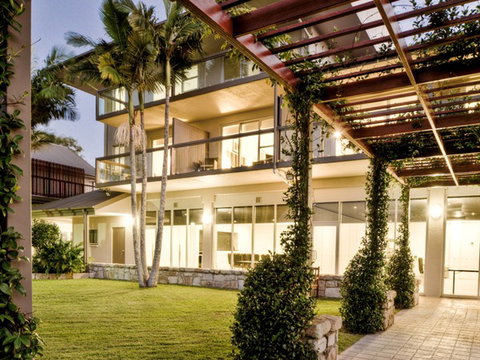 Mercure Clear Mountain Lodge Spa And Vineyard - Tourism Guide 1