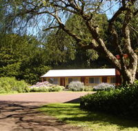 Twelve Apostles Motel  Country Retreat - Tourism Guide