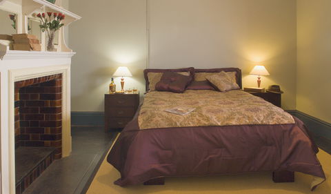 Assistant Lighthouse Keeper's Cottages - Byron Bay - Tourism Guide 1