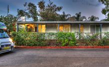 Highway Tourist Village And Caravan Park - Travel Agents 0