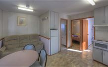 Highway Tourist Village And Caravan Park - Travel Agents 1