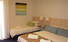 Tudor Inn Motel - Hamilton - Tourism Guide 1