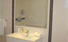 Aarons At Byron - - Travel Agents 6