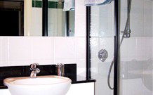 Azura Beach House Bed And Breakfast - Tourism Guide 0