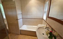 Bromyard Cottage - Travel Agents 6