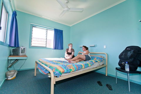 Coffs Harbour YHA - Tourism Guide 1