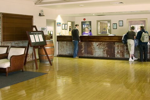 Ayers Rock - Outback Pioneer Lodge - Tourism Guide 3