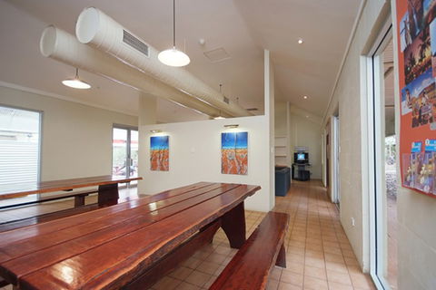 Ayers Rock - Outback Pioneer Lodge - Tourism Guide 6
