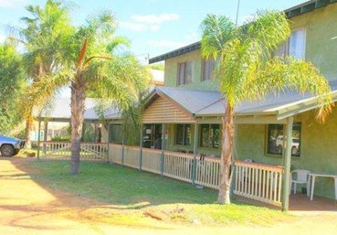 Kalbarri YHA - Tourism Guide 0