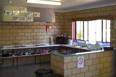 Kalgoorlie YHA - Tourism Guide 4