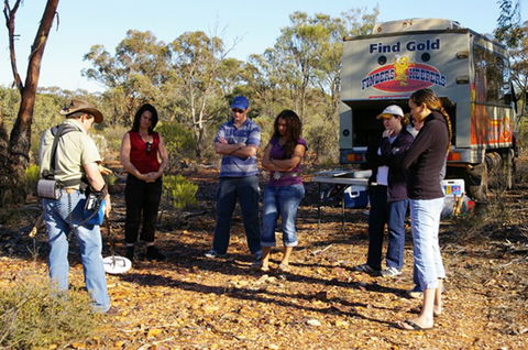 Kalgoorlie YHA - Tourism Guide 7