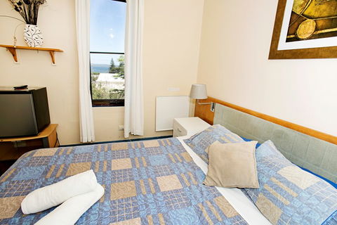Albany YHA - Tourism Guide 5