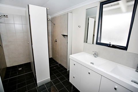 Albany YHA - Tourism Guide 9