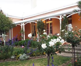 Guy House Bed And Breakfast - Cruises Travel 2