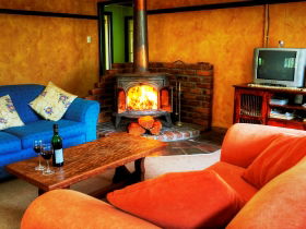 M.J Yurts Ballandean - Tourism Guide 1