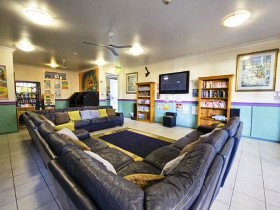 Aquarius Backpackers Gold Coast - Travel Agents 3