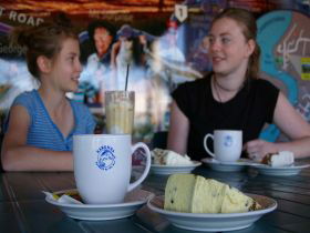 Ashs Holiday Units And Cafe - Cruises Travel 0
