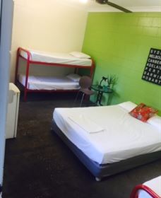 Adventurers Backpackers Resort - Tourism Guide 2