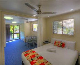 Alex Beach Cabins And Tourist Park - Tourism Guide 0