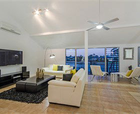 Kurrawa Cove At Vogue Holiday Homes - Travel Agents 1