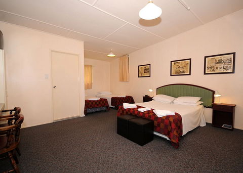 Ned Kellys Motel - Tourism Guide 8