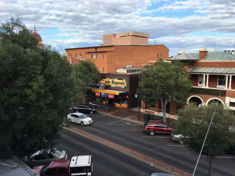 Amaroo Hotel - Tourism Guide 1