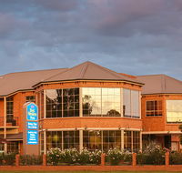Best Western Plus Hovell Tree Inn - Tourism Guide