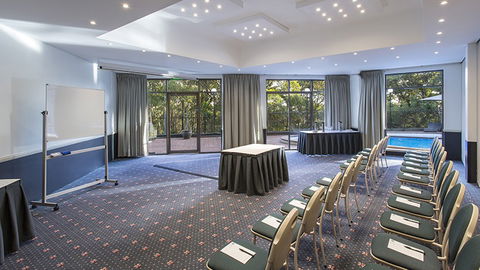 BEST WESTERN PLUS Apollo International Hotel - Tourism Guide 14