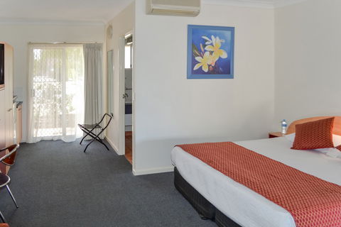 BEST WESTERN Boulevard Lodge - Tourism Guide 6