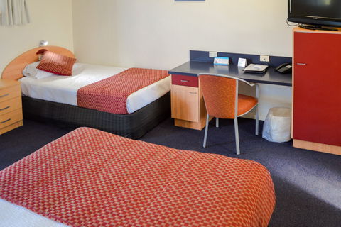 BEST WESTERN Boulevard Lodge - Tourism Guide 12