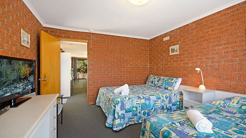 BEST WESTERN Whalers Rest Motor Inn - Tourism Guide 7