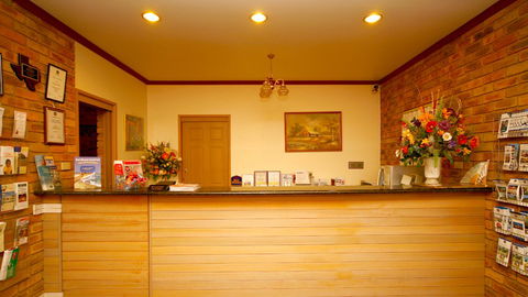 BEST WESTERN Pines Country Club Motor Inn - Tourism Guide 2