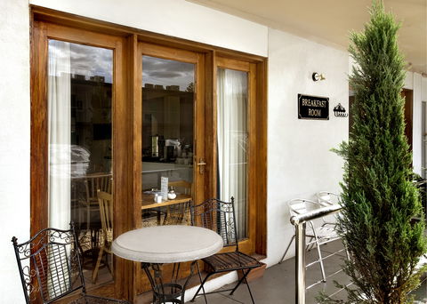 Admiralty Inn - Tourism Guide 2