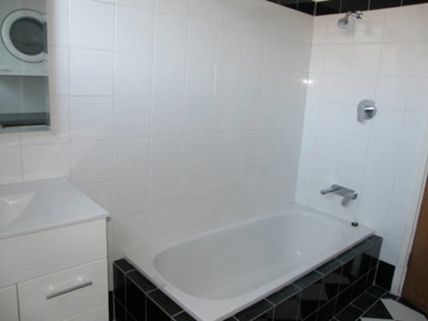 Adair Apartment - Travel Agents 7