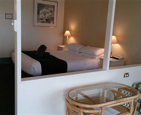 Abel Tasman Airport Motor Inn - Tourism Guide 2
