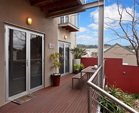 TWOFOURTWO Boutique Apartments - Tourism Guide 4
