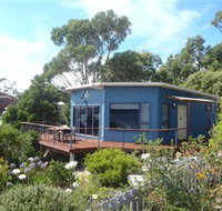 Larus Waterfront Cottage - Travel Agents