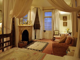Alice's Cottages - Travel Agents 1