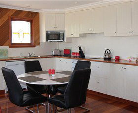 Anchlia Waterfront Cottages - Tourism Guide 2