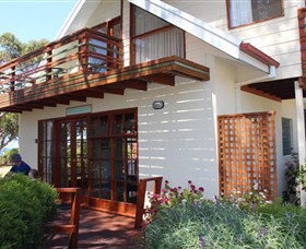 Anchlia Waterfront Cottages - Tourism Guide 1