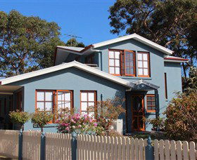 Anchlia Waterfront Cottages - Tourism Guide 4