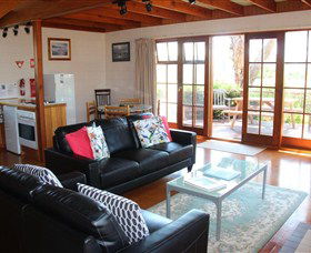 Anchlia Waterfront Cottages - Tourism Guide 5