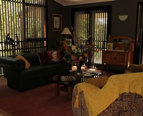 Asimatree Bed & Breakfast And Art Garden - Tourism Guide 0