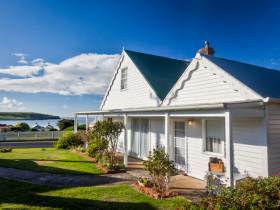Abbey's Cottage - Travel Agents 0