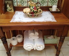 Ellie's Cottage Collection - Ellie's Spa Cottage - Tourism Guide 1
