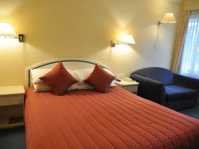 Sunrise Motor Inn - Cruises Travel 0