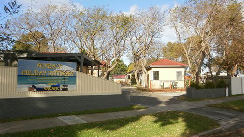 Kickback Cottages - Tourism Guide 0