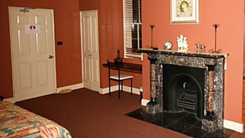 Grand Central Accommodation B&B Cobden - Tourism Guide 1