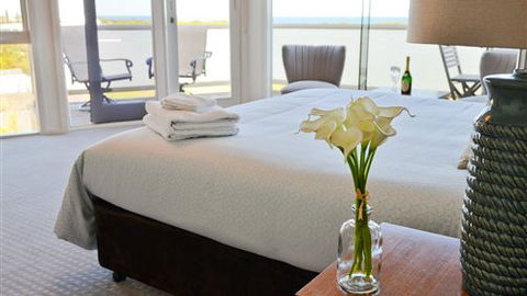 Whitesbeach Guesthouse - Tourism Guide 1